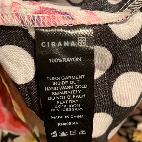 - Black polka, floral print blouse with lace… - Picture 6 of 6